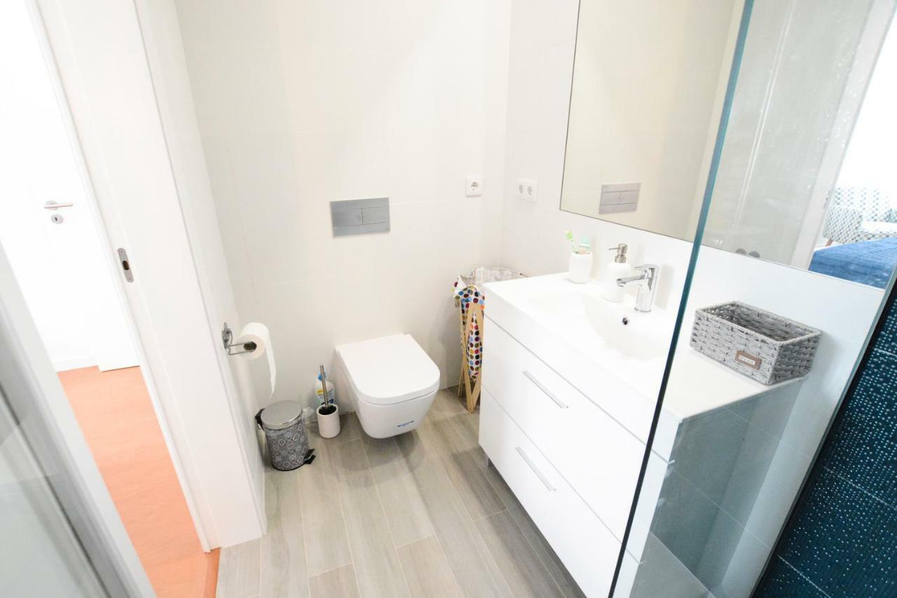 Luxury Golden River Apartment - In The Heart Of City Center And Wine Cellars فيلا نوفا دي غايا المظهر الخارجي الصورة