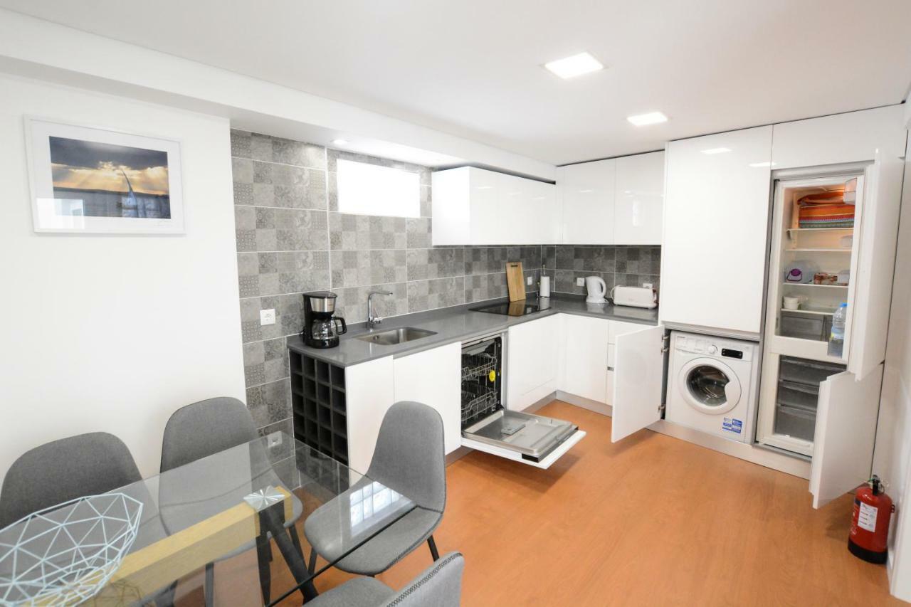 Luxury Golden River Apartment - In The Heart Of City Center And Wine Cellars فيلا نوفا دي غايا المظهر الخارجي الصورة
