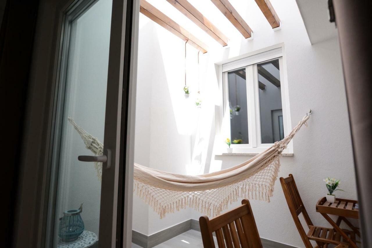 Luxury Golden River Apartment - In The Heart Of City Center And Wine Cellars فيلا نوفا دي غايا المظهر الخارجي الصورة